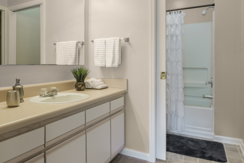 Gallery Kings Pointe Apartments